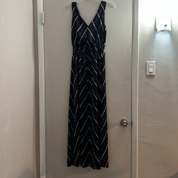 Navy blue with white and gold detail dress from H&M - Picture 6 of 9